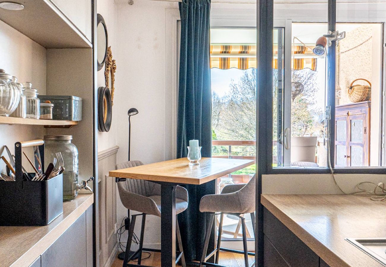 Appartement à Annecy-le-Vieux - Le Cocon des Ecureuils-Parking-Terrasse-Proche Lac