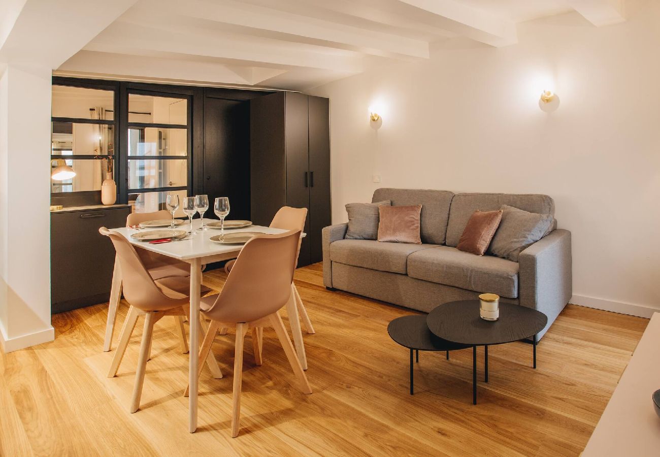 Appartement à Annecy - La Vie en Rose - Luxe, calme & hypercentre - 3*