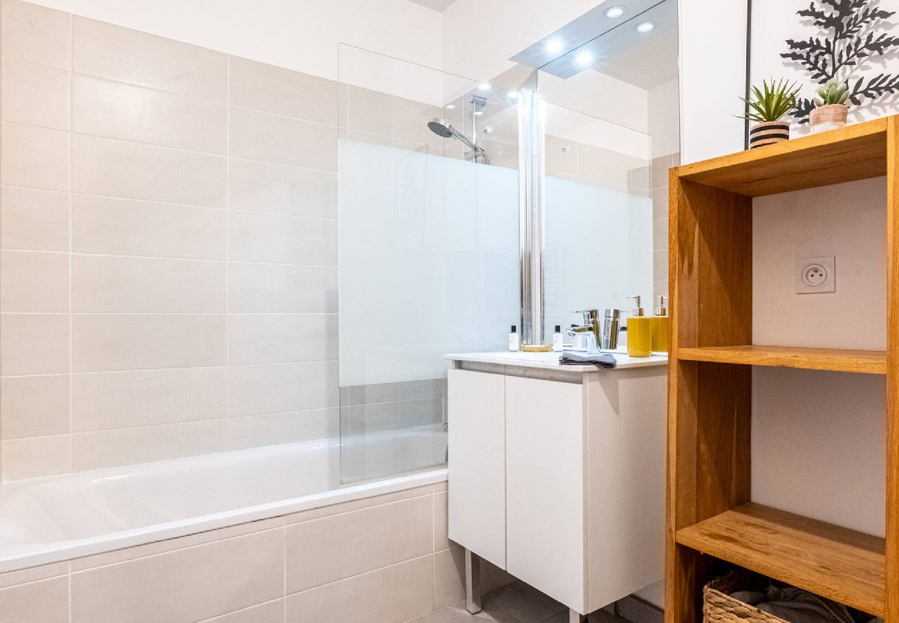 Appartement à Annecy - Annecy Elégance - chambre - parking