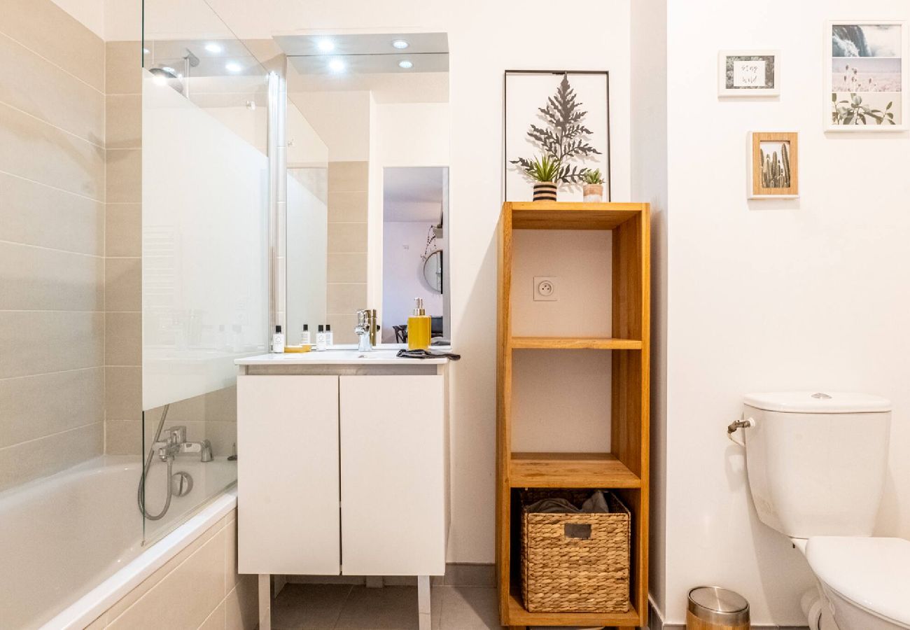 Appartement à Annecy - Annecy Elégance - chambre - parking