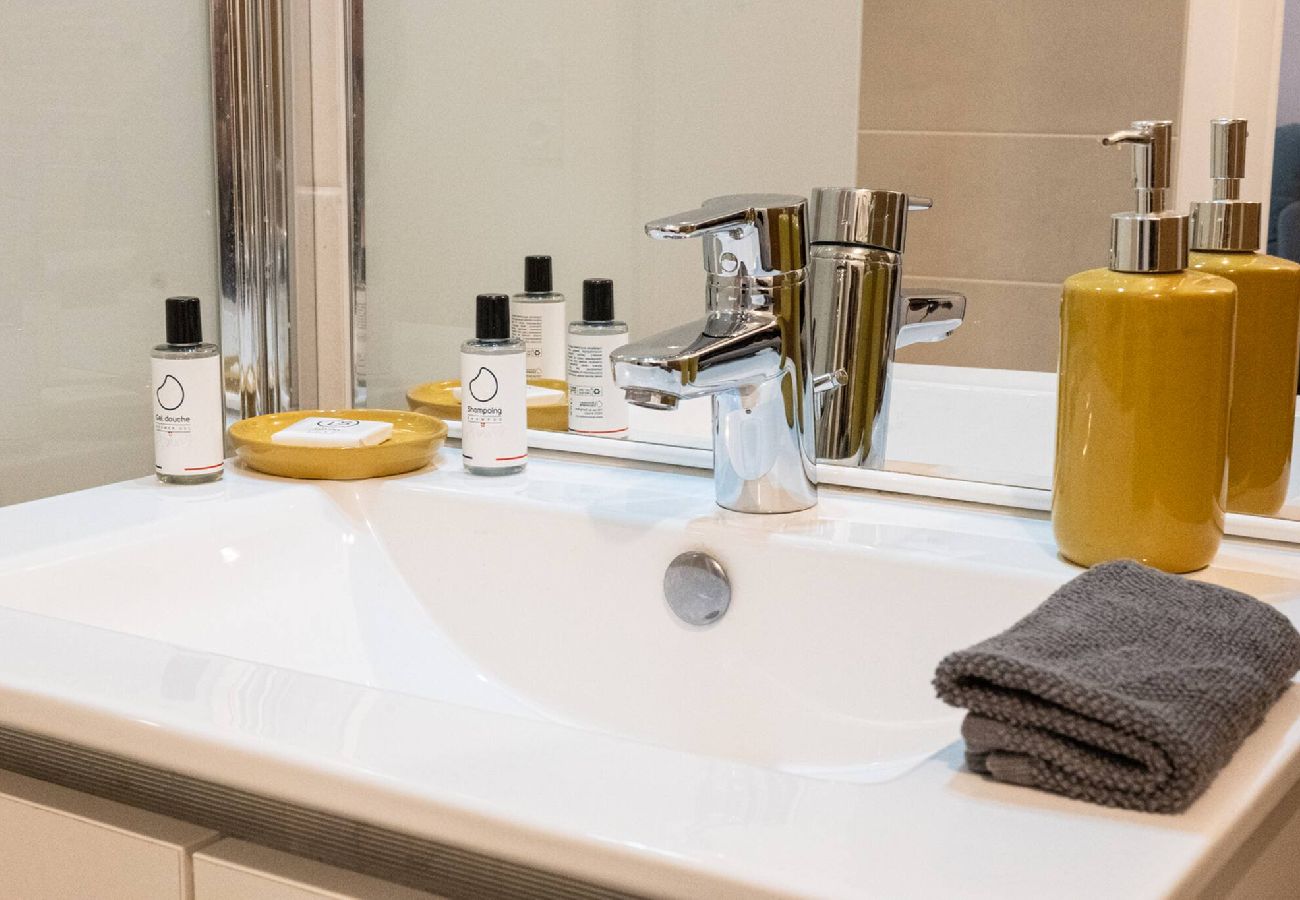 Appartement à Annecy - Annecy Elégance - chambre - parking