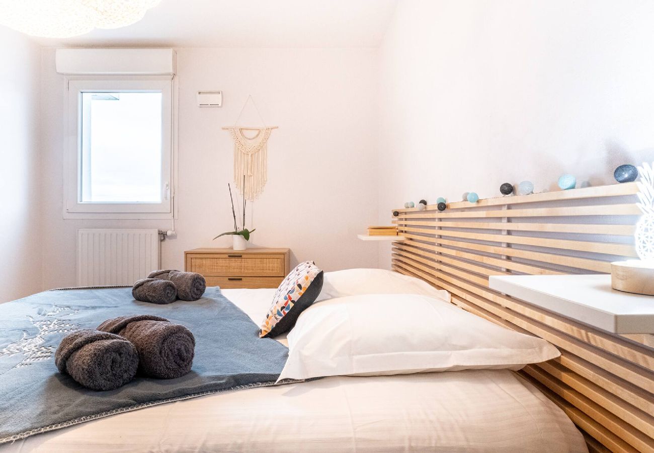 Appartement à Annecy - Annecy Elégance - chambre - parking