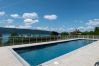 Appartement à Veyrier-du-Lac - L'EOS : Vue lac avec piscine